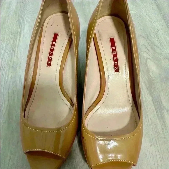 PRADA Patent Leather Espadrille Wedge Sandals In Brown - Picture 4 of 12